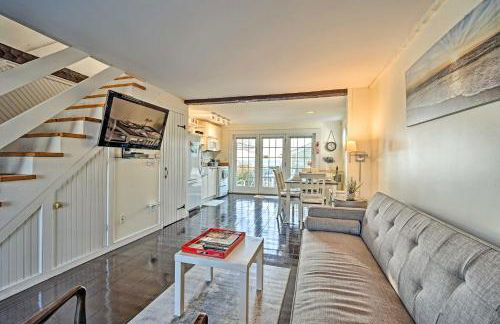 Ocean-View Gem with Private Beach in Mashpee! - Foto 8
