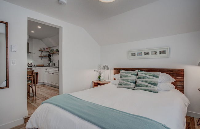 1BR Downtown Urbanitydining, Drink, Cafes & Escape - Photo 5