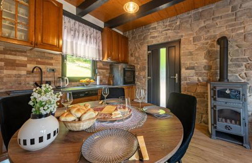 Lovely Home In Lipovlje - Photo 16