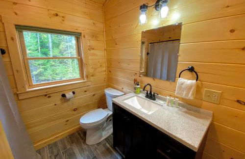 Brand New Log Home Well appointed great location with AC wifi cable fireplace firepit - Foto 47