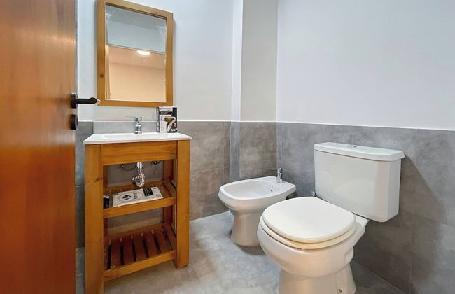 Modern Almagro Apartment for 4 Guests With Balcony and Full Amenities - Foto 13