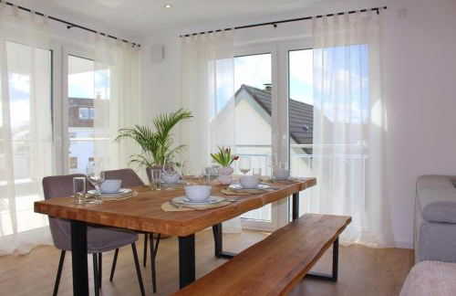 Großes Apartment mit Küche, Dusche, Badewanne, Balkon, Parkplatz vor dem Haus, ruhig gelegen, ADA4 - Foto 17