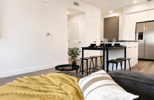 Bright Condo 10 Min from Disneyland With Pool & GYM - Foto 52