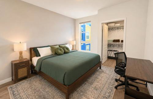 Upscale Escape 10 Min from Disneyland With Pool & Gym - Foto 59