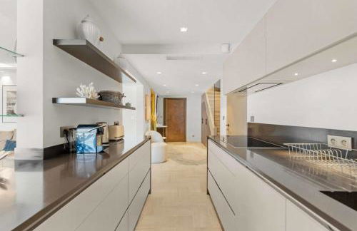 REF 1244 - Cannes Back Croisette - Sea view apartment for rent - Photo 9