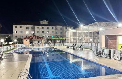 Apartamento 100 metros da praia com piscina - Foto 25