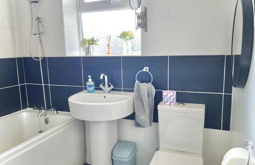 Modern 4-bed stay-away-home sleeps 8 in Preston - Foto 9