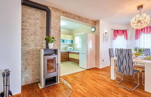 Amazing Home In Krizevci - Photo 35