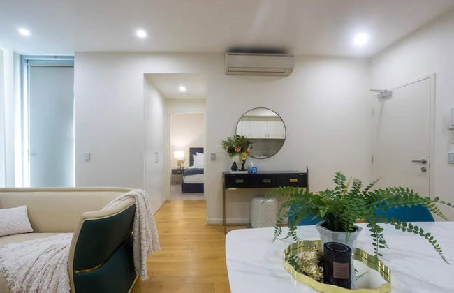 Brilliant 3 Month Corporate Rental With Balcony - Photo 20