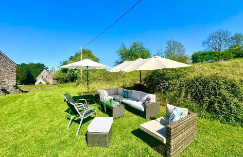 16th Century Farm House,6 Beds,5 BATHROOMS,SLEEPS 15,BBQ,HOT TUB,CINEMA ROOM WITH SURROUND SOUND,With Cymru Holidays - Foto 36