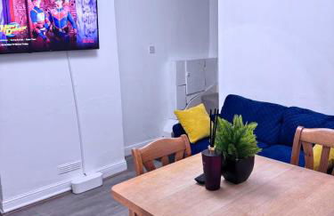 House for 8 in Gillingham close to train station with free parking - Foto 21