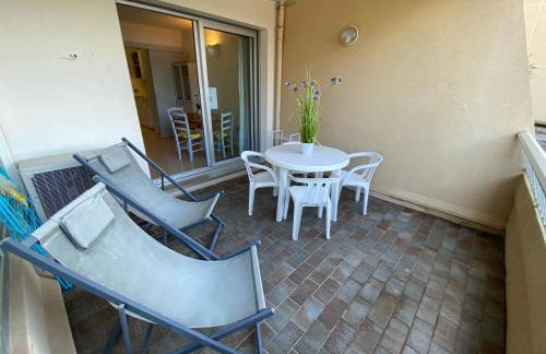 Joli studio climatisé au Port de Hyères - Proche Plages et Commerces - Linge de maison fourni - Foto 11