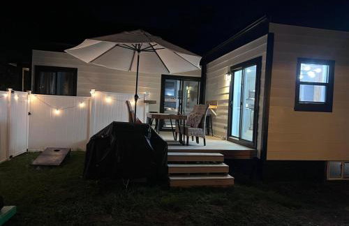 Large Five Bedroom house with outdoor patio with Jacuzzi and television! - Foto 24