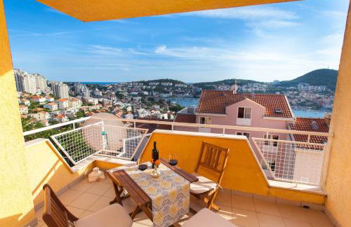 Two Bedroom Apartment with Sea View & Balcony - Foto 3