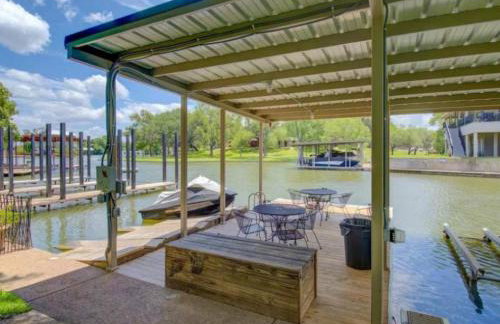 Waterfront Getaway Lake Access Deck BBQ Grill - Photo 8