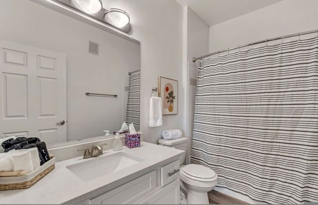 1st Fl King Beds Pool Garage - Near AFB - Foto 36