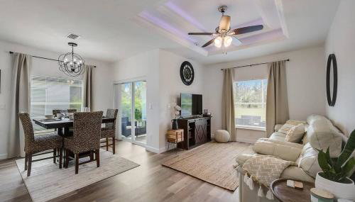 Family Villa King Bed, 3 bedrooms 2baths, 7 guests, Close to Beaches, Golfing, Fishing - Foto 1