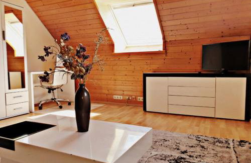 VOLL ausgestattete DG- Wohnung in HDH ruhige zentrale Lage - Foto 2