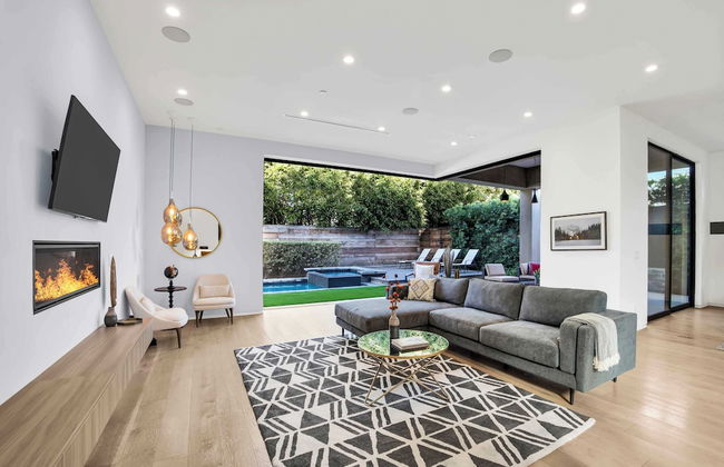 LA Villa by Avantstay Walk to The Grove LA - Photo 6