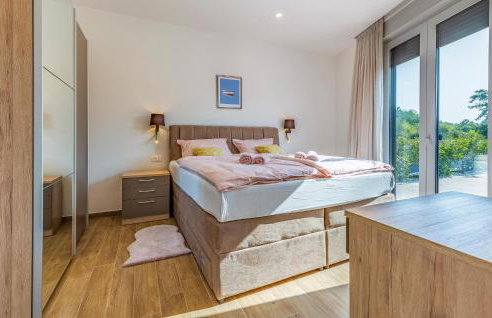 Beautiful Home In Porec With Kitchen - Foto 45