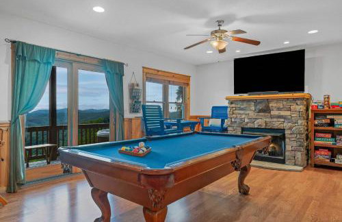 4BR Cabin with Ski Resort, Mtn Views & Hot Tub - Foto 4