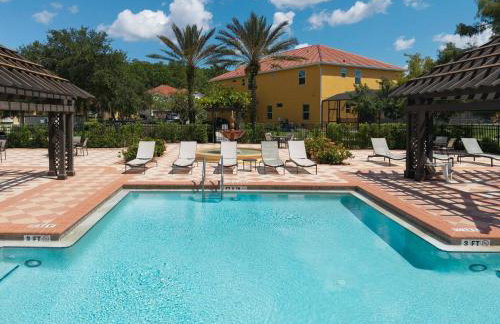 4BR Bella Vida Lakeview Pool Townhome - Photo 42