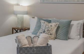 Modern Regional Art Gallery Home - Spacious & New! Tv in each room - Foto 21