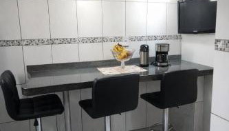 Casa com Piscina e Jardim, Próxima da Praia Brava - Foto 4