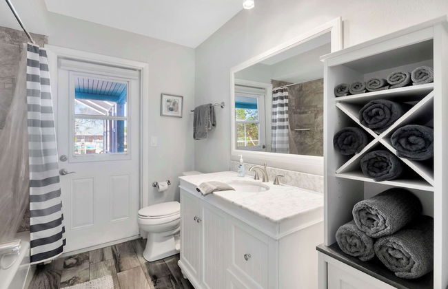 Waterfront Pool House w/ Heated Pool! - Foto 20