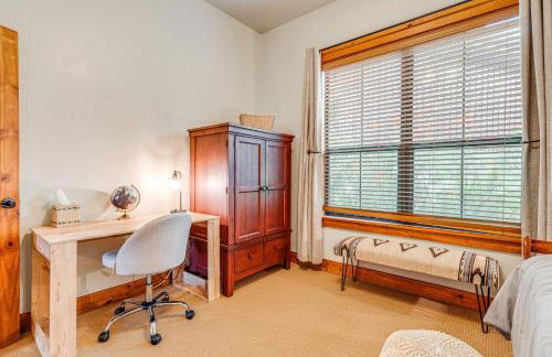 Scenic View! Lake Travis Cabin Near Pools and Marina - Foto 19