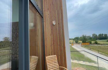 Rumiane pola - stodoła na Mazurach z widokiem na jezioro - Foto 63