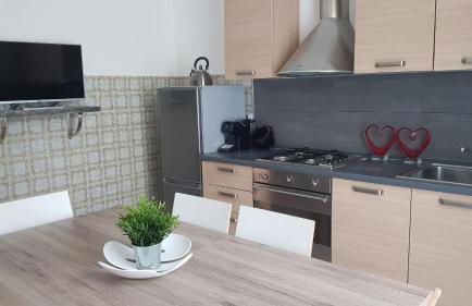 VAL D'ORCIA DELUXE 2, RAFFINATA CASA immersa nel verde con WiFi, giardino e parcheggio - Foto 31