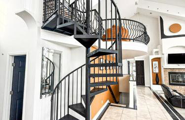 Crystal Palm Lakefront Luxury Home 6 Bed and 5 Bath - Foto 18