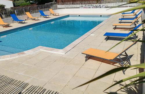 Les Cariatides - Foto 19