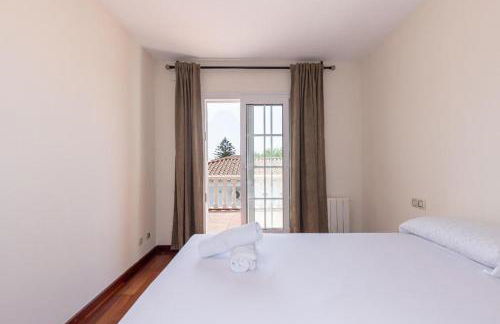 Golden Villa - Photo 35