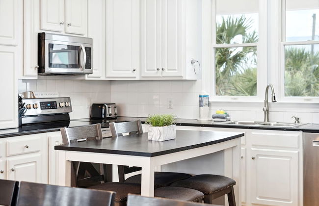 Oceanfront w Pool Panoramic Deck Views 5bdr Folly Ocean Breeze by Avantstay - Foto 17