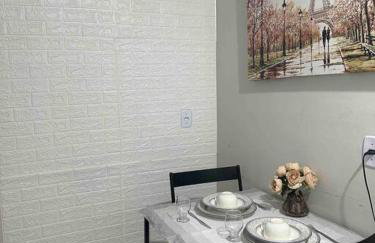 Kitnet 306 centro, com linda vista janela, tv smart - Foto 17