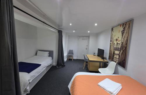 Spacious 3-Bedroom Apartment Near Stratford, 1 Minute From Train Station - Foto 30