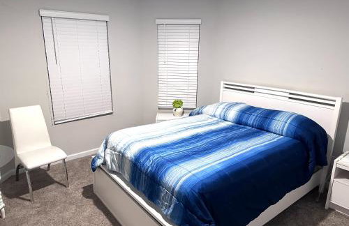 Exquisite 5 Bedroom Near Airport - Foto 26