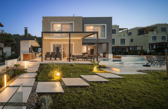 Beachfront Villa Grey Martini with Pool - Foto 53