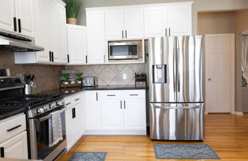 Golf Oasis Sleeps 22! Hot tub Firepit Gym Pool - Foto 8