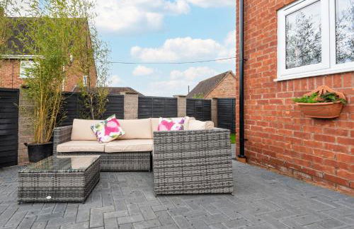 Luxurious 3 bedroom house now with FULL FIBRE INTERNET Shangri la in village of Alfrick with driveway parking for 3 cars in an area of outstanding natural beauty, superb walking,close to Worcester, Malvern showground, theatre, Malvern hills, dogs welcome - Photo 72