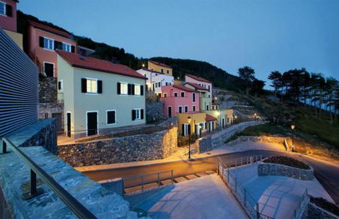 Awesome Home In Magliolo With Sauna - Photo 38