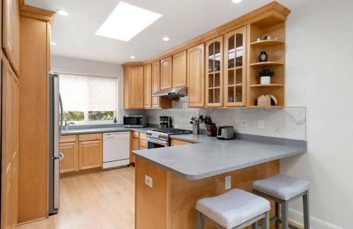 Stunning 2 Bedroom 1 Bath Home near BART - Photo 40