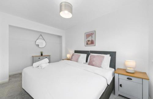 Serviced Apartment in Lanarkshire Close to M8 M74 with Free Parking - Long Stays Available - Foto 3