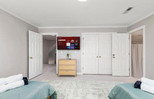 HotTub, FirePit, Basketball, 15 Min To Sedgefield - Photo 47