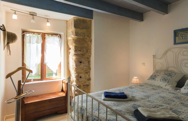 Beautiful Property With Three Houses, Three Swimming Pools, and Magnificent Views - Foto 2