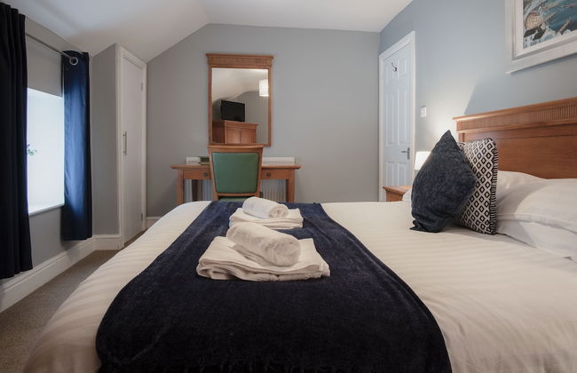 Fletcher Coach House - 3 Bedroom Cottage - Pendine - Photo 11