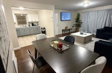 Charming Large 3 beds-2 bath Newark EWR NYC - Photo 5