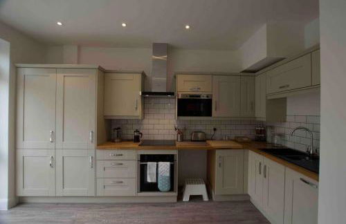 New stylish 4 bed house moments from Clacton beach - Foto 36